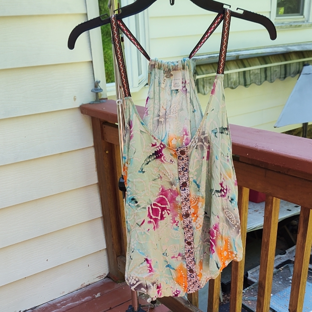 Colorful Strappy Tank Top - Picture 5 of 5